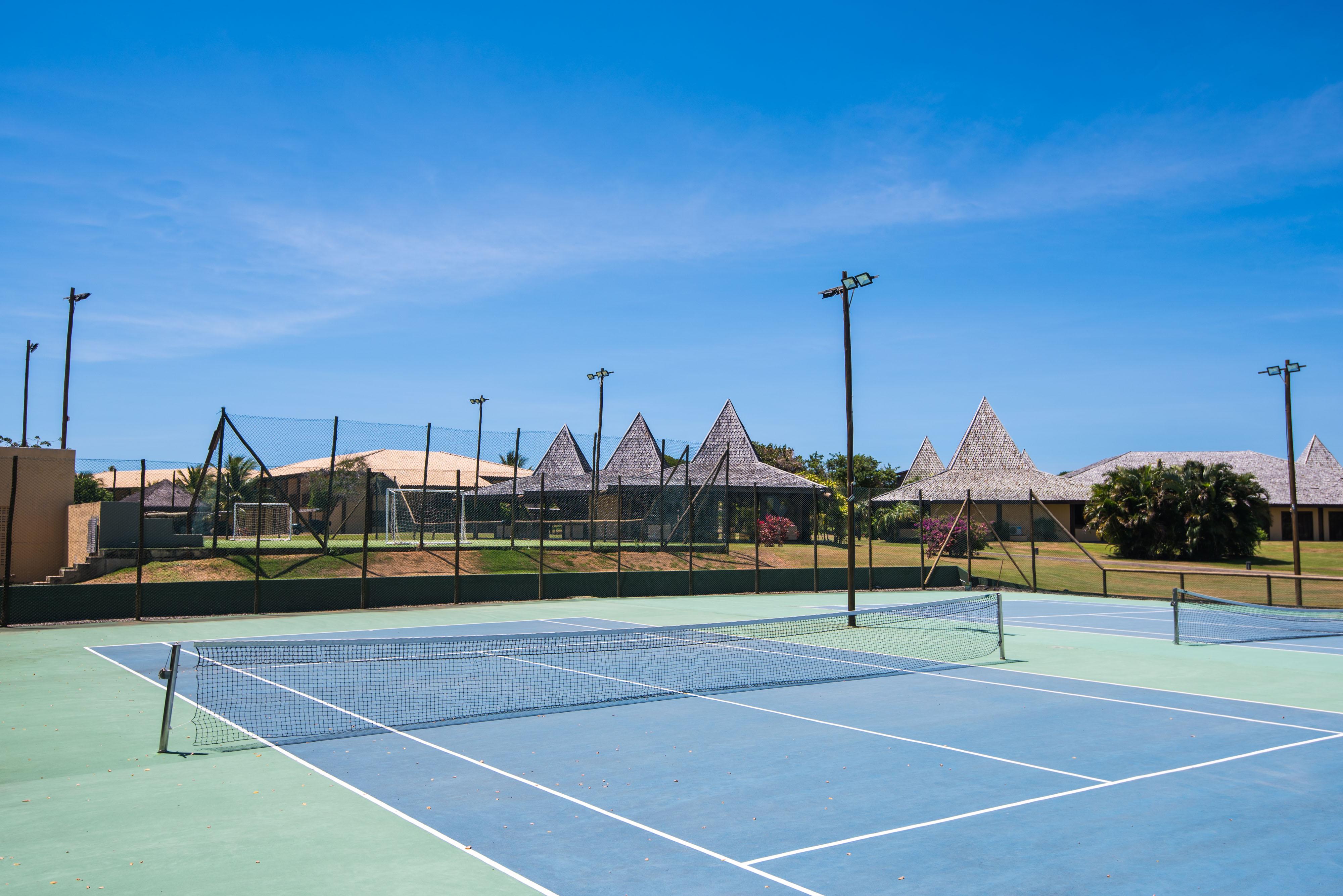 Vila Gale Resort Mares 과라주바 외부 사진 Tennis courts at the resort