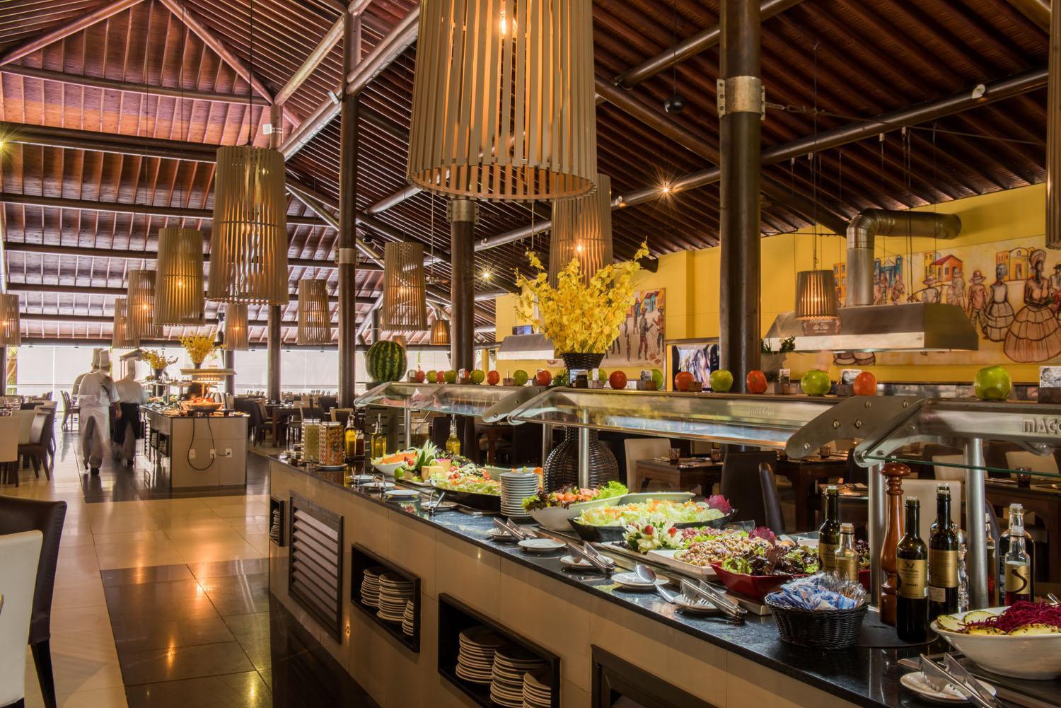 Vila Gale Resort Mares 과라주바 외부 사진 The buffet at the resort